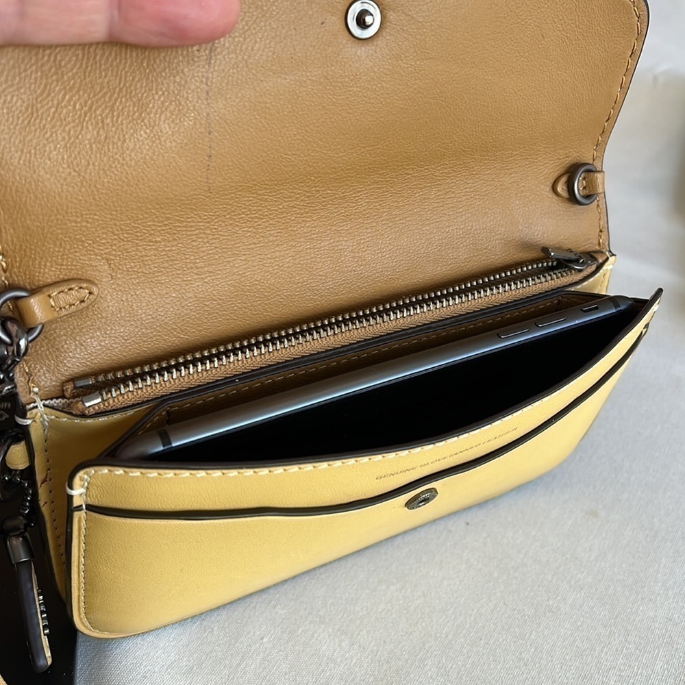 Coach Glovetanned Leather Wristlet Clutch Melon Yellow - Picture 13 of 13
